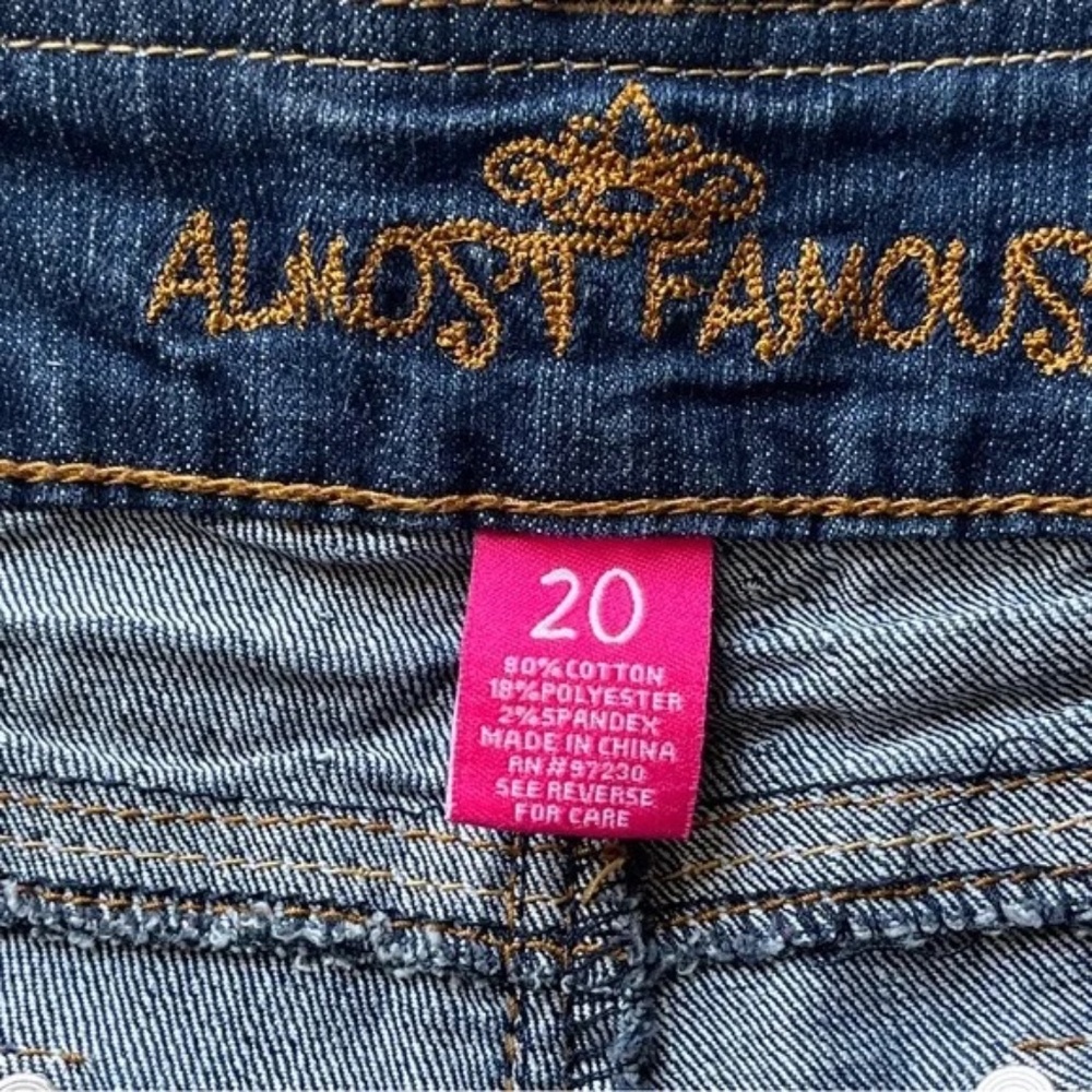 Almost Famous Jeans Distressed Rhinestone Bootcut Dark Wash Size 20 - Picture 2 of 11